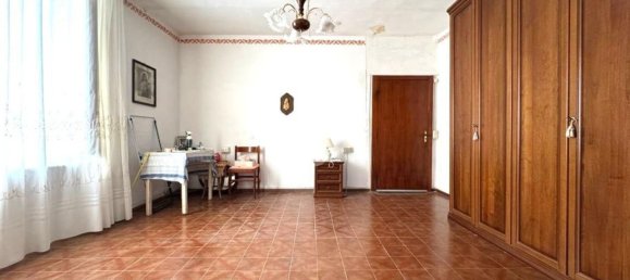 4 Schlafzimmer Haus in Tortona, Italy, Nr. 318779 13
