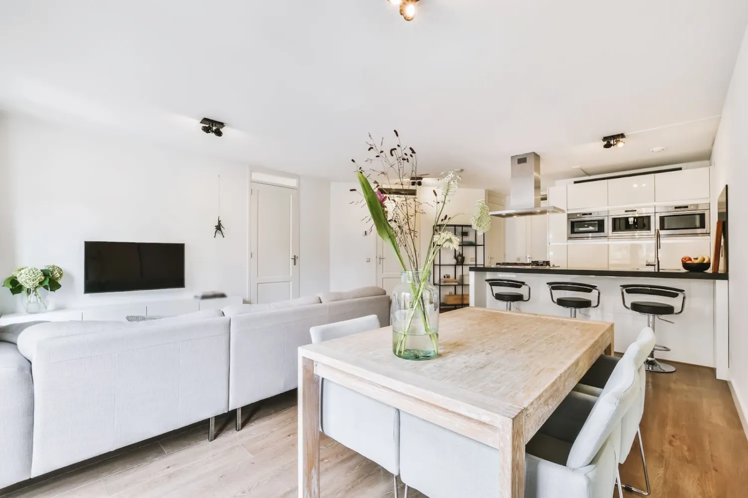 1 bedroom Apartment in Pantin, France No. 352660