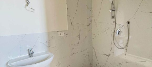 Apartamento de 3 divisões em Campi Bisenzio, Italy N.º 211634 25