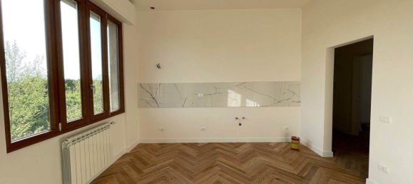 Apartamento de 3 divisões em Campi Bisenzio, Italy N.º 211634 8