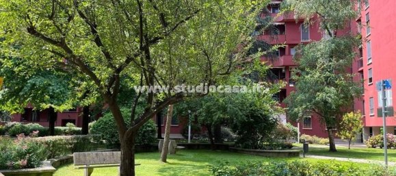 4 bedrooms Apartment in Milan, Italy No. 362661 22