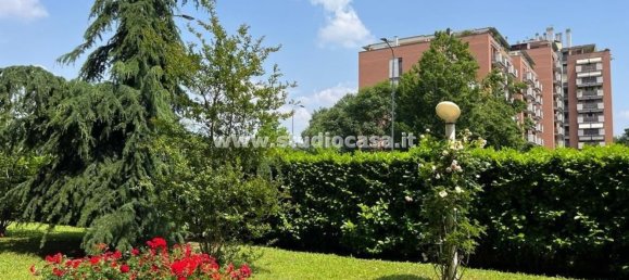 4 bedrooms Apartment in Milan, Italy No. 362661 19