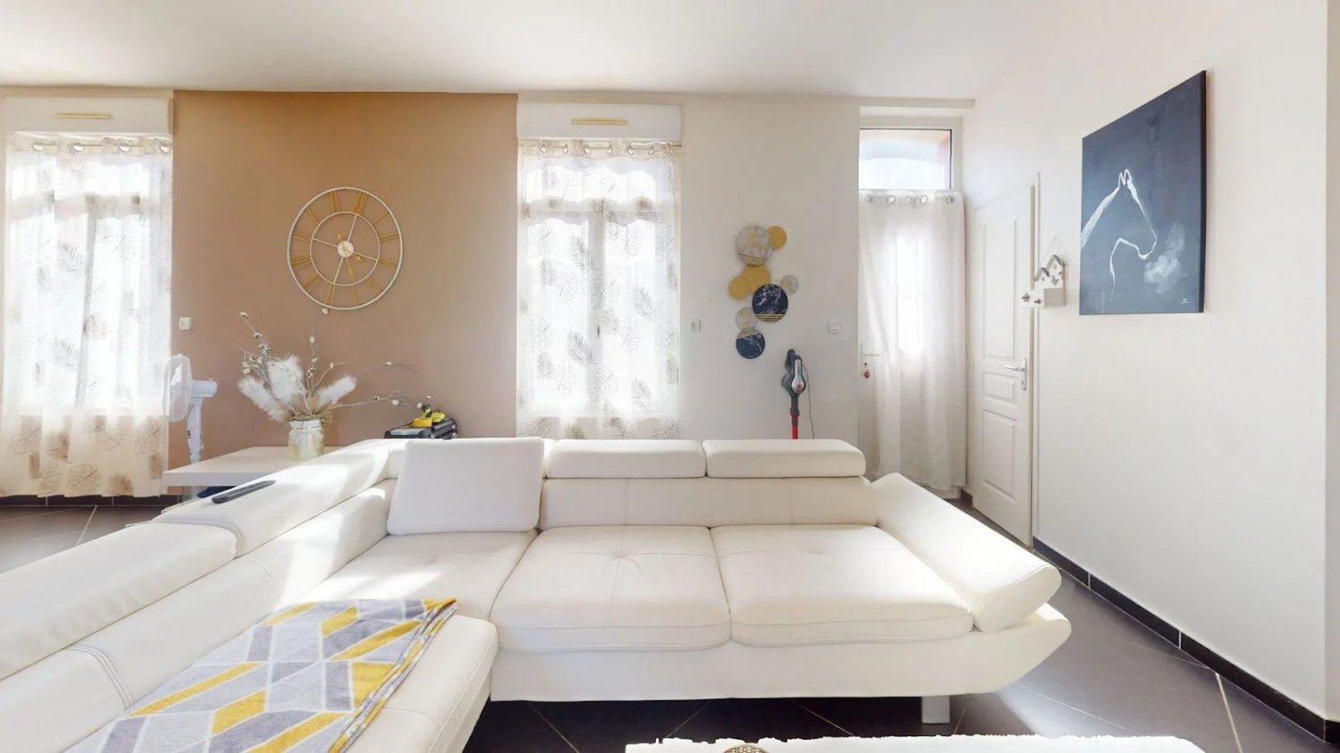 1 غرف نوم منزل في Saint-Quentin, France رقم 240655