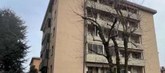 5 rooms Apartment in Tavazzano con Villavesco, Italy No. 298880 13