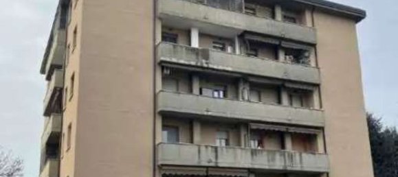 5 rooms Apartment in Tavazzano con Villavesco, Italy No. 298880 10