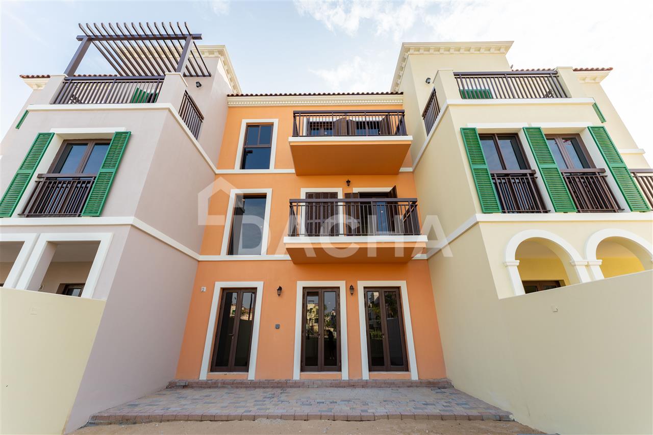 3 bedrooms Townhouse in Jumeirah, UAE No. 27955