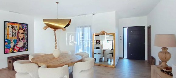 3 bedrooms Villa in Vallauris, France No. 285942 8