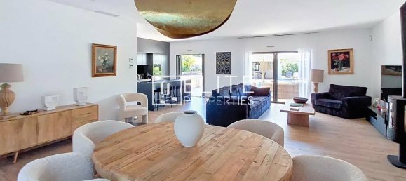 3 bedrooms Villa in Vallauris, France No. 285942 5