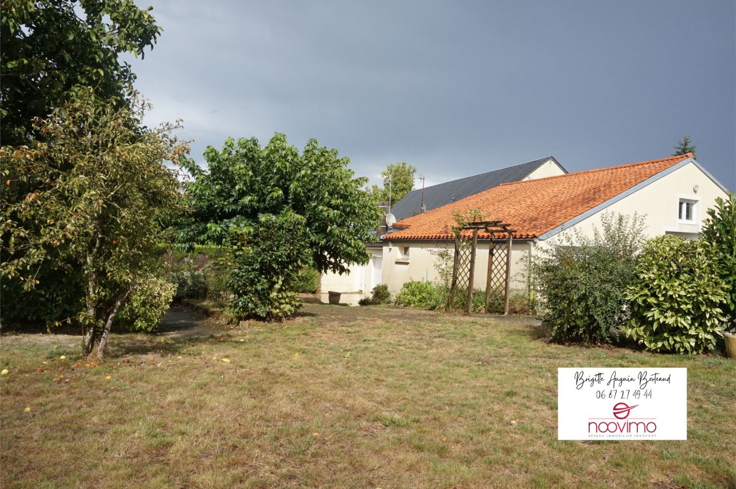 Casa de 3 dormitorios en Saint-Laurent-sur-Sevre, France No. 357803