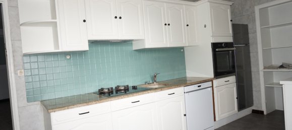 Casa de 3 dormitorios en Saint-Laurent-sur-Sevre, France No. 357803 3