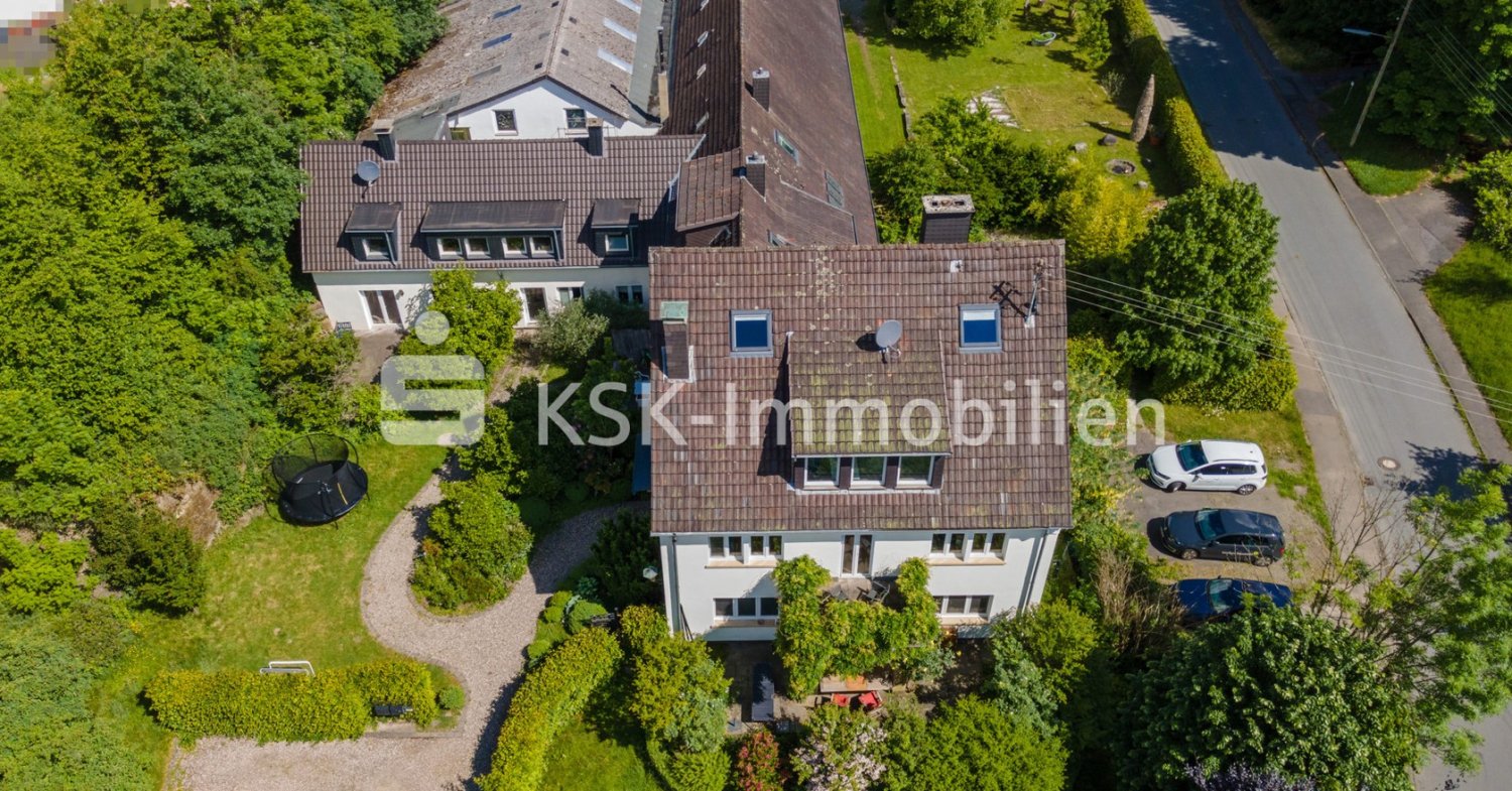 Casa de 16 habitaciónes en Oberbergischer, Germany No. 145585