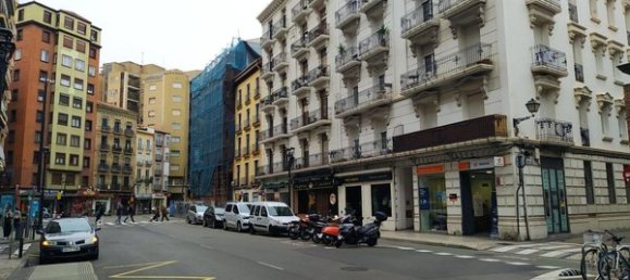 176m² Commercial property in Zaragoza, Spain No. 66771 3