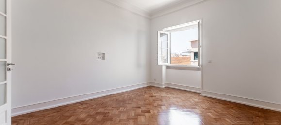 4 bedrooms Apartment in Lisbon, Portugal No. 104971 4