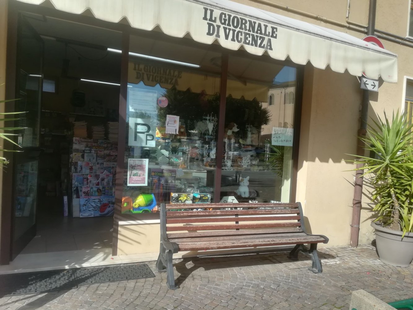 60m² Commercial property in Barbarano Mossano, Italy No. 255733