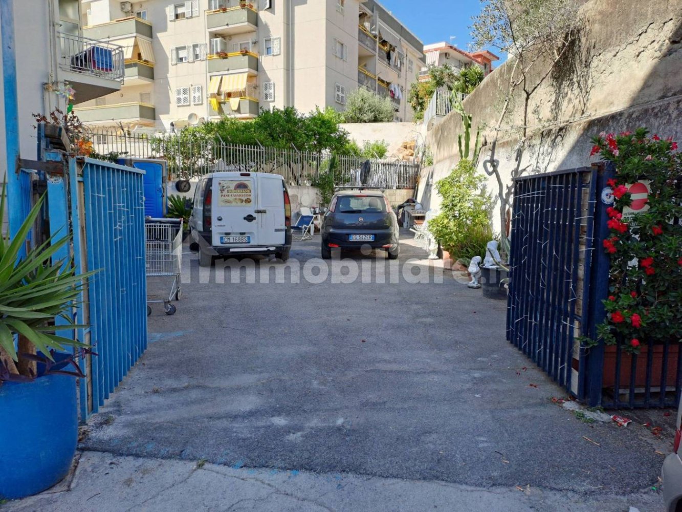70m² Parking in Ercolano, Italy No. 332954