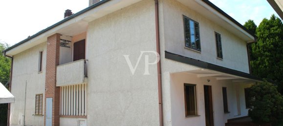6-Zimmer Villa in Lomazzo, Italy, Nr. 299315 11