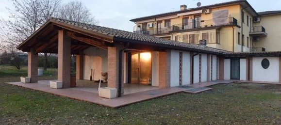 Gewerbliche Immobilie in Parma, Italy 190m², Nr. 164226 2