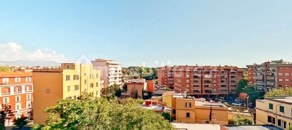 Квартира с 2 спальнями в Рим, Италия № 197534 3