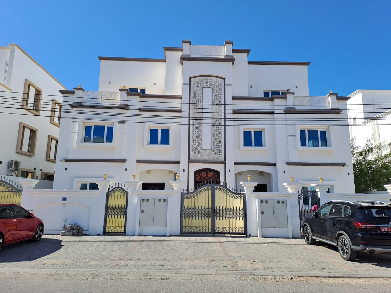 5 bedrooms Villa in Muscat, Oman No. 1071