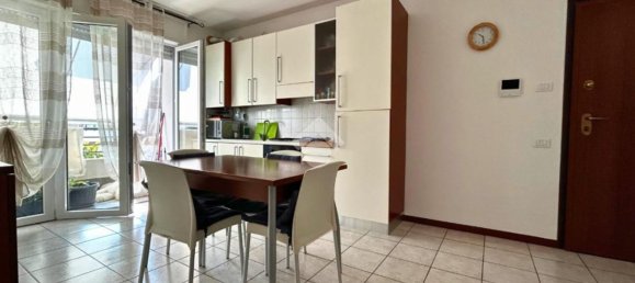 Apartamento de 2 dormitorios en Dalmine, Italy No. 357967 2