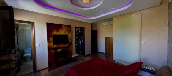 5 bedrooms Villa in Limassol, Cyprus No. 2076 4