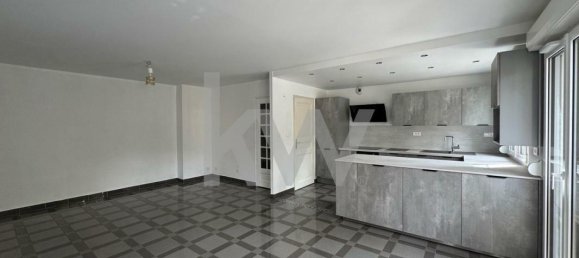 2 bedrooms Apartment in Reims, France No. 344717 2