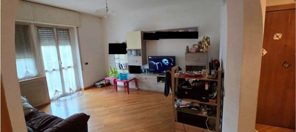 4 rooms Apartment in Como, Italy No. 2849 4