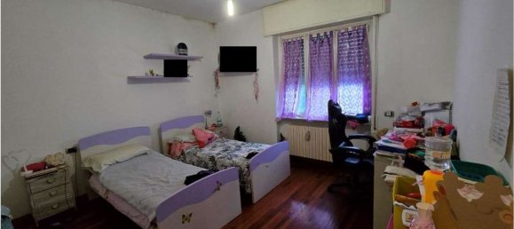 4 rooms Apartment in Como, Italy No. 2849 5