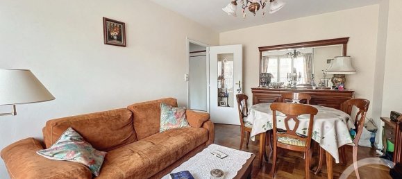 2 bedrooms Apartment in Orleans, France No. 77702 3