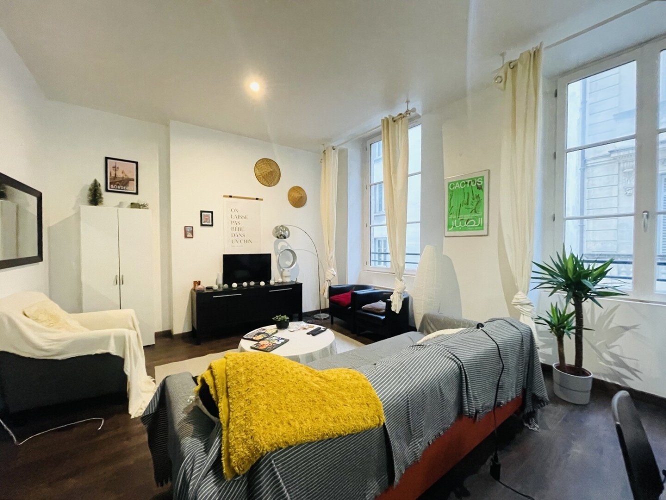 Apartamento de 2 dormitorios en Bordeaux, France No. 102492