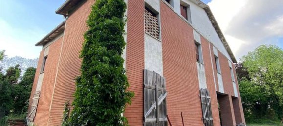 1689m² Building in Campogalliano, Italy No. 163988 16