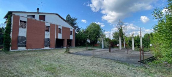 1689m² Building in Campogalliano, Italy No. 163988 15