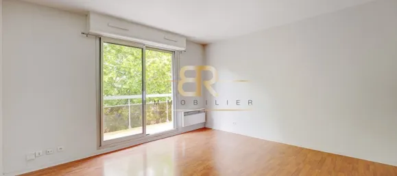 Studio in Joinville-le-Pont, France No. 345645 3