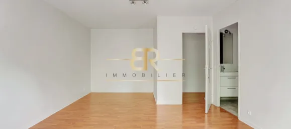 Studio in Joinville-le-Pont, France No. 345645 8