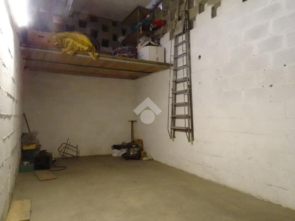 Garage à Alessandria, Italy 15m² No. 329642