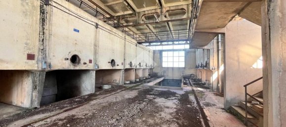 Almacén de 2 habitaciónes en Aprilia, Italy No. 271779 7