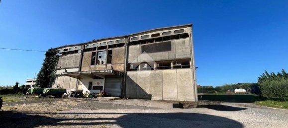 Almacén de 2 habitaciónes en Aprilia, Italy No. 271779 2