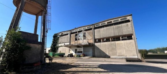 Almacén de 2 habitaciónes en Aprilia, Italy No. 271779 3