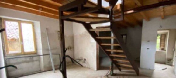 2 rooms Apartment in Besano, Italy No. 288355 8