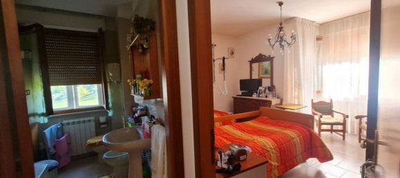 4 rooms Apartment in Città della Pieve, Italy No. 132055 8