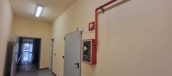 1634m² Commercial property in Piacenza, Italy No. 344091 39