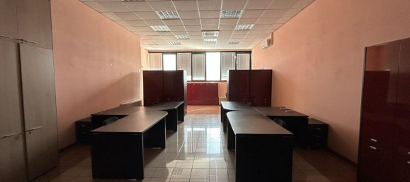 1634m² Commercial property in Piacenza, Italy No. 344091 21