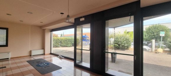 1634m² Commercial property in Piacenza, Italy No. 344091 16