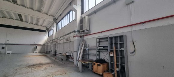 1634m² Commercial property in Piacenza, Italy No. 344091 45