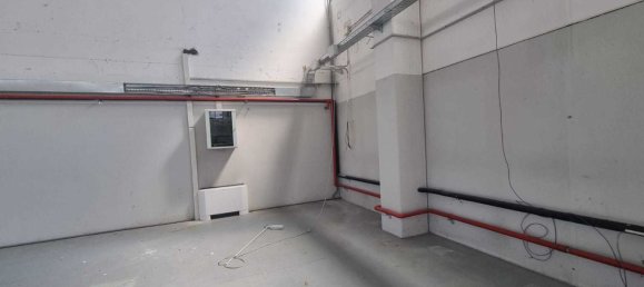 1634m² Commercial property in Piacenza, Italy No. 344091 42