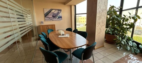 1634m² Commercial property in Piacenza, Italy No. 344091 19