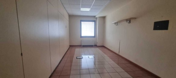 1634m² Commercial property in Piacenza, Italy No. 344091 24