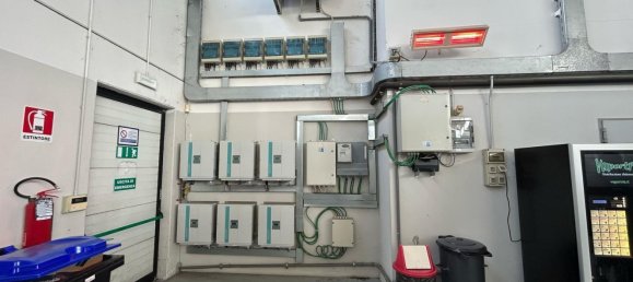 1634m² Commercial property in Piacenza, Italy No. 344091 50