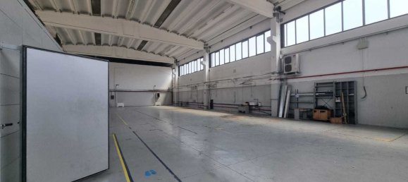 1634m² Commercial property in Piacenza, Italy No. 344091 47