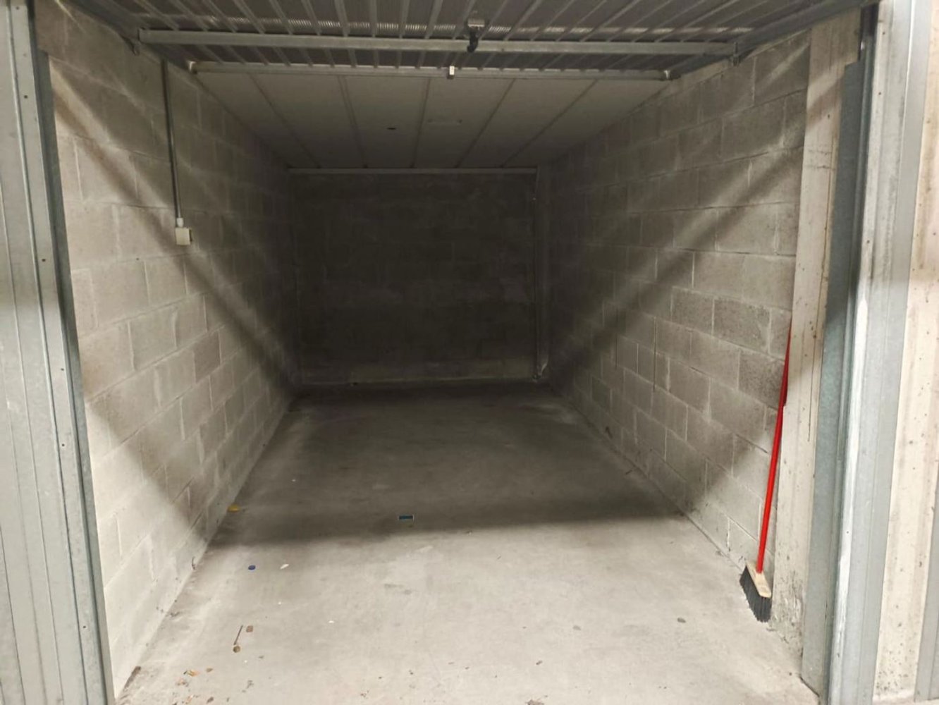 13m² Garage in Lodi, Italy No. 392642